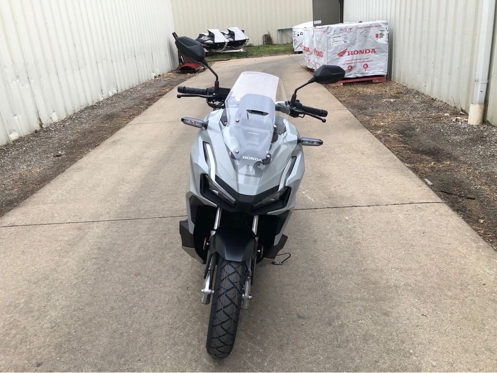 2026 Honda ADV160 - Photo 9