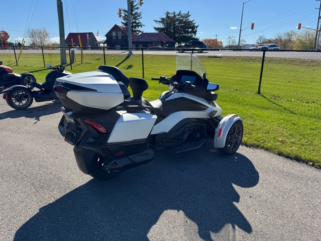 2025 Can-Am **DEMO** Spyder RT Sea-To-Sky - Photo 3