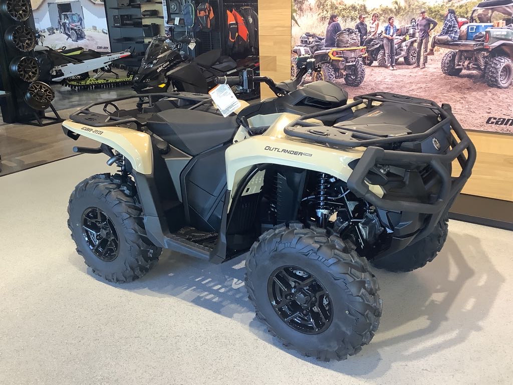 2026 Can-Am Outlander™ Pro XU HD7 - Photo 2