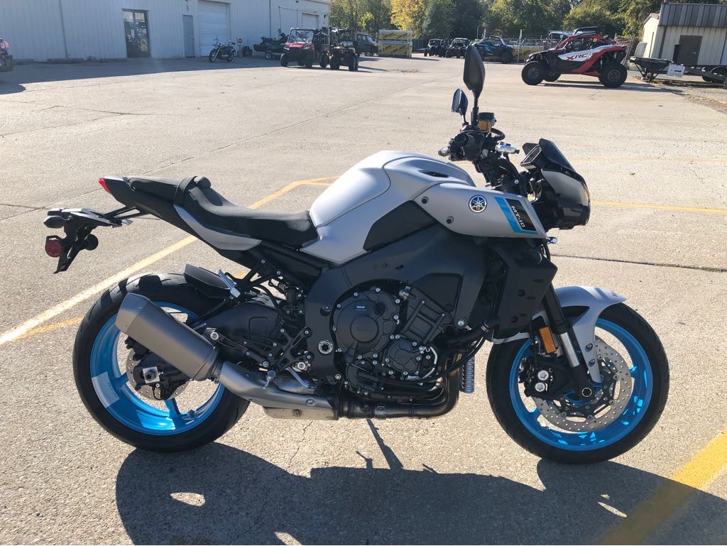 2025 Yamaha MT 10 - Photo 2
