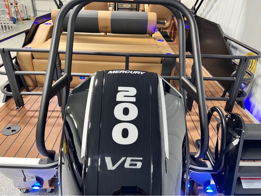 2026 Bentley Pontoons Elite Swingback Bench 223 for Sale
