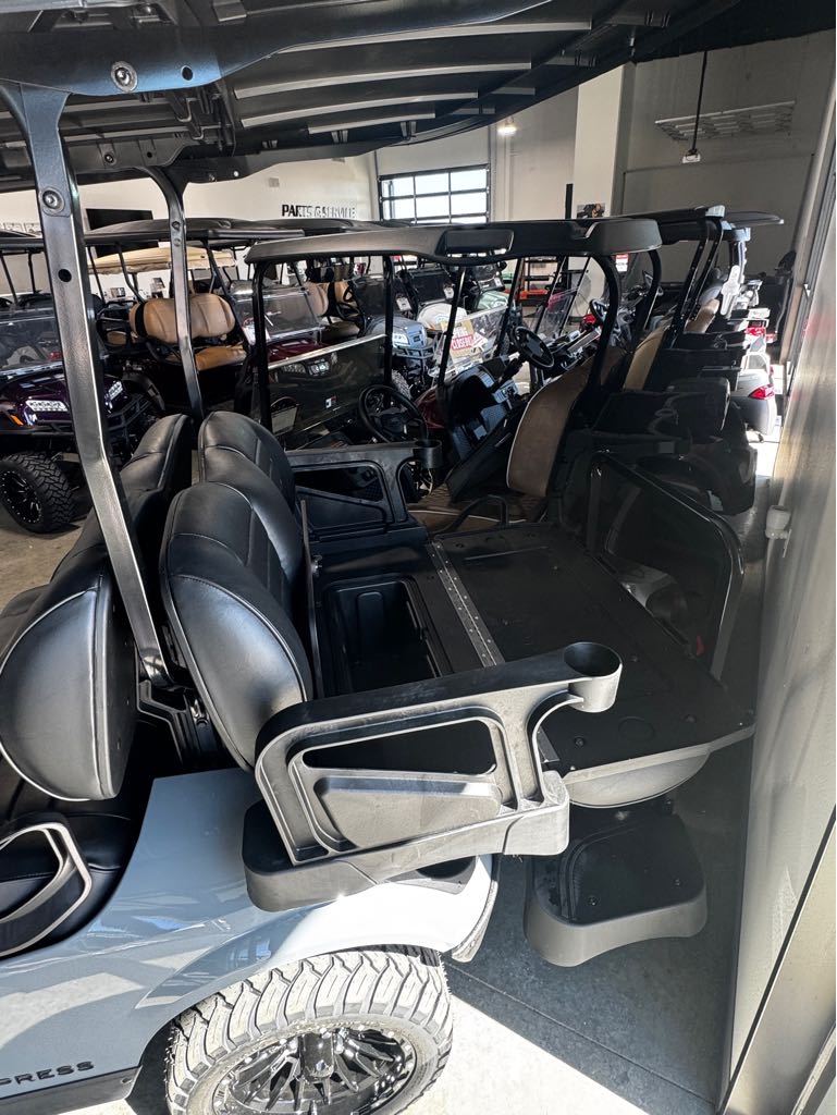 2026 E-Z-GO Express 4 Touring S 13.5 Gas — photo 6