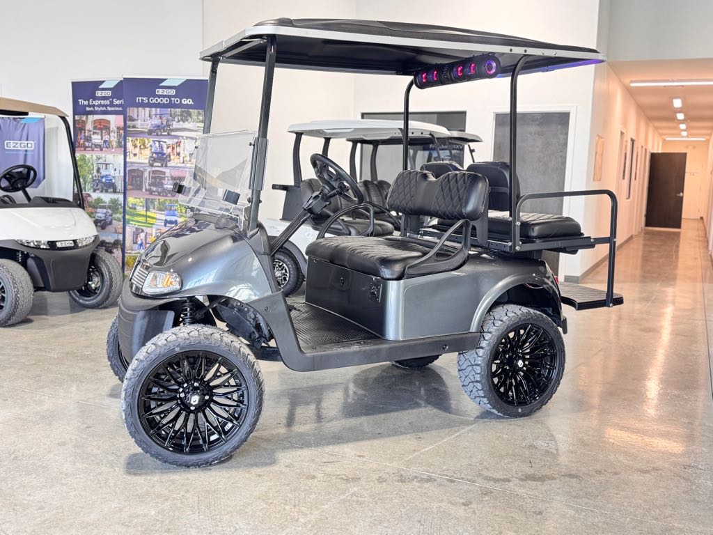 2023 E-Z-GO Freedom RXV ELiTE Lithium — photo 2