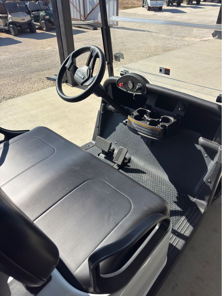 2021 E-Z-GO Freedom RXV ELiTE Lithium — photo 6