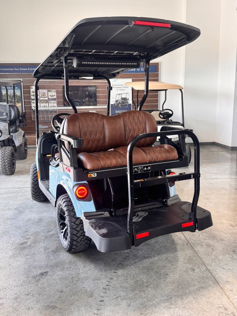 2027 E-Z-GO Liberty 4 XT ELiTE Lithium Powertrain — photo 4
