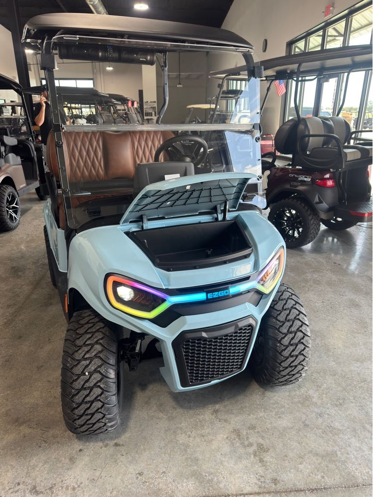 2027 E-Z-GO Liberty 4 XT ELiTE Lithium Powertrain — photo 3