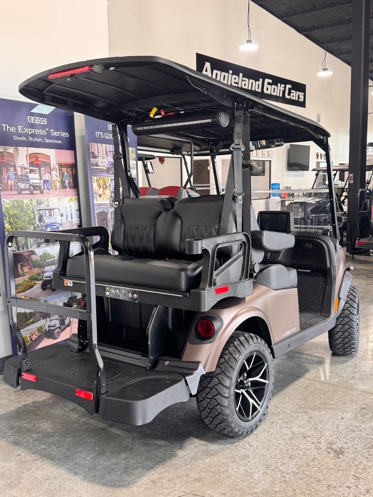 2027 E-Z-GO Liberty 4 XTL ELiTE Lithium Powertrain — photo 12