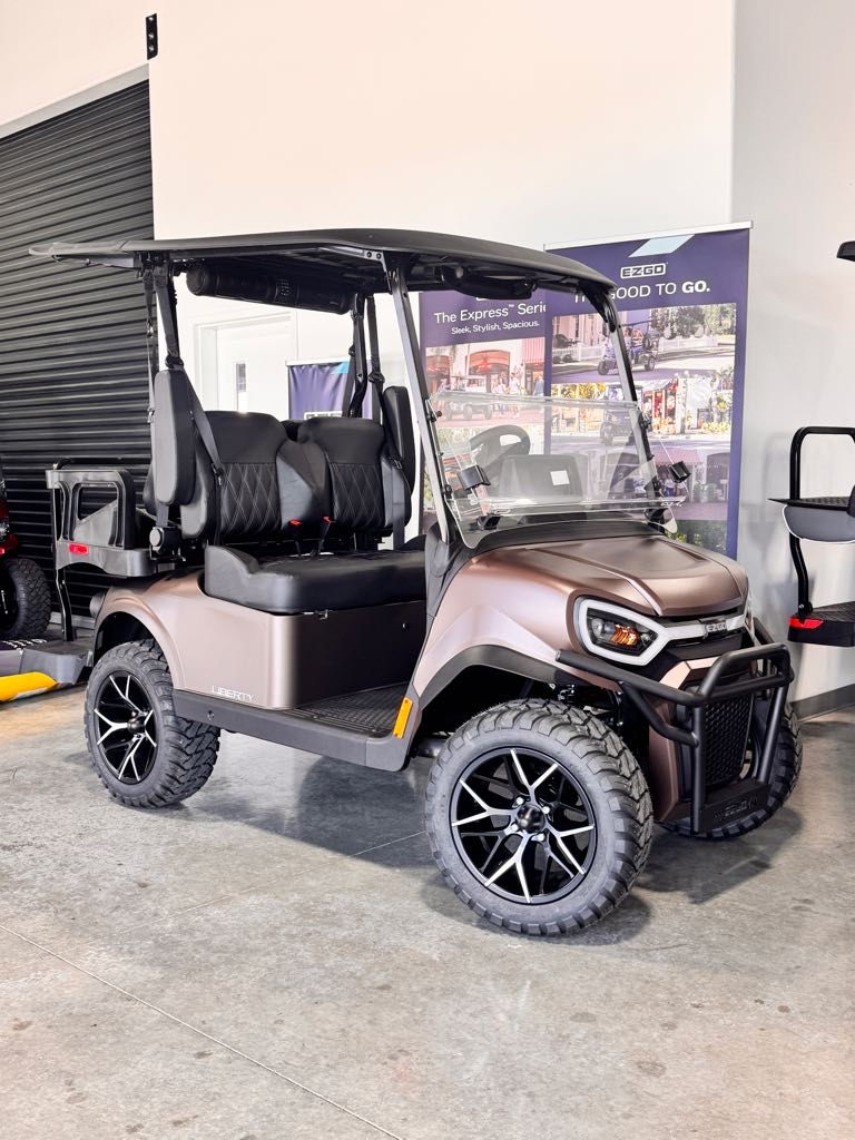 2027 E-Z-GO Liberty 4 XTL ELiTE Lithium Powertrain — photo 9