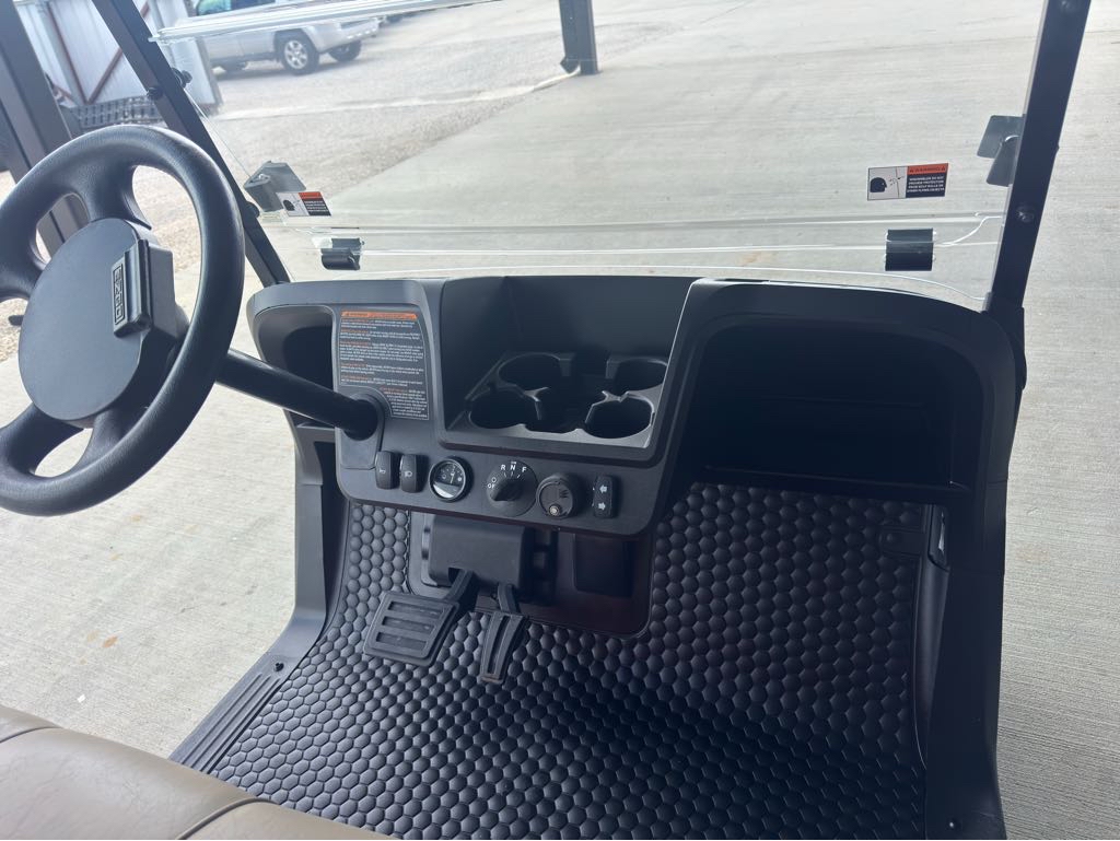2024 E-Z-GO Freedom RXV ELiTE Lithium — photo 6