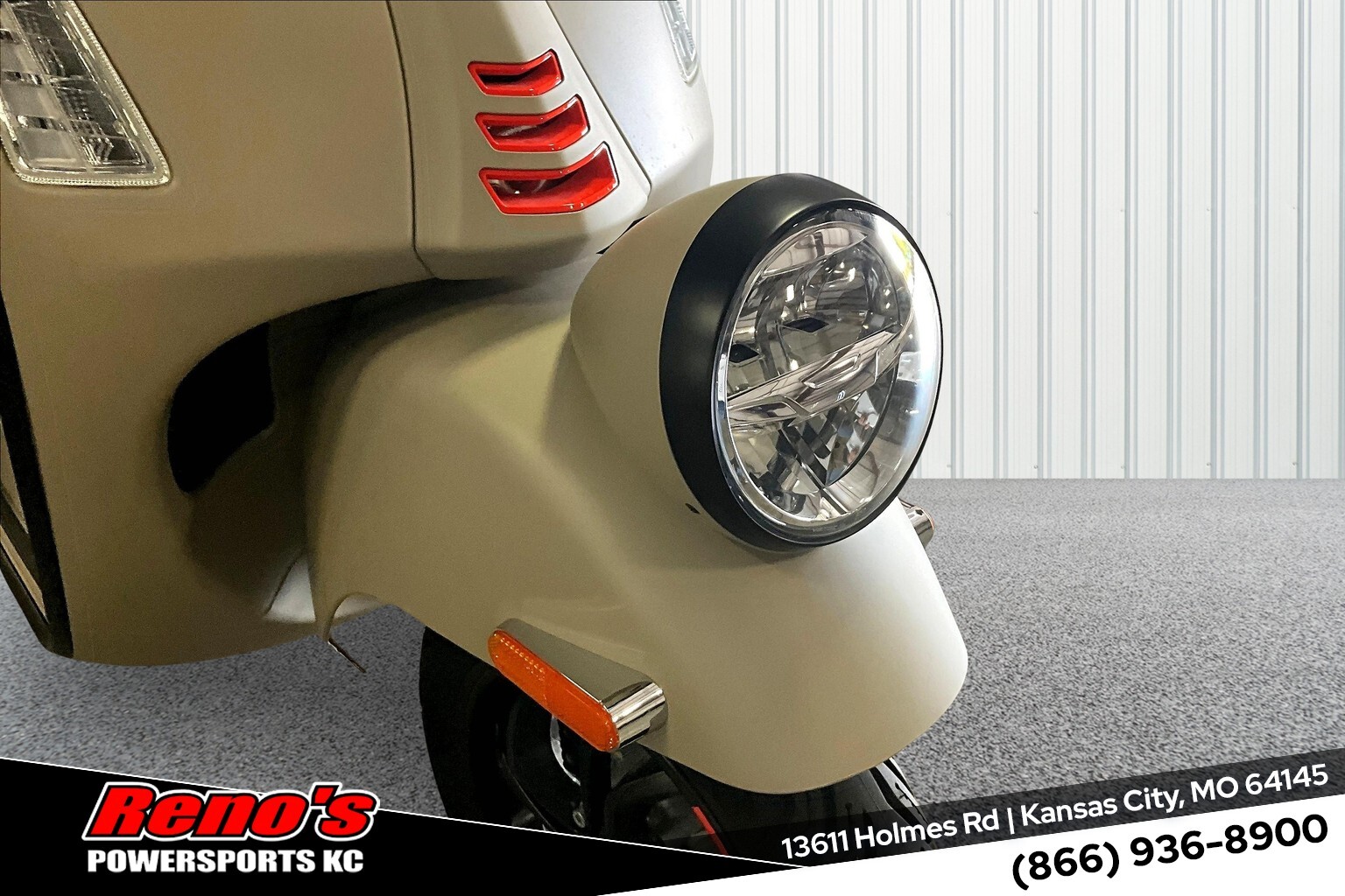 2024 Vespa GTV 300 - Photo 17