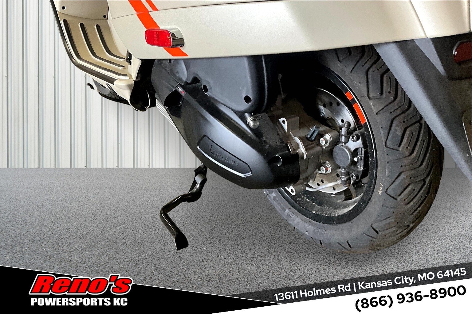 2024 Vespa GTV 300 - Photo 12