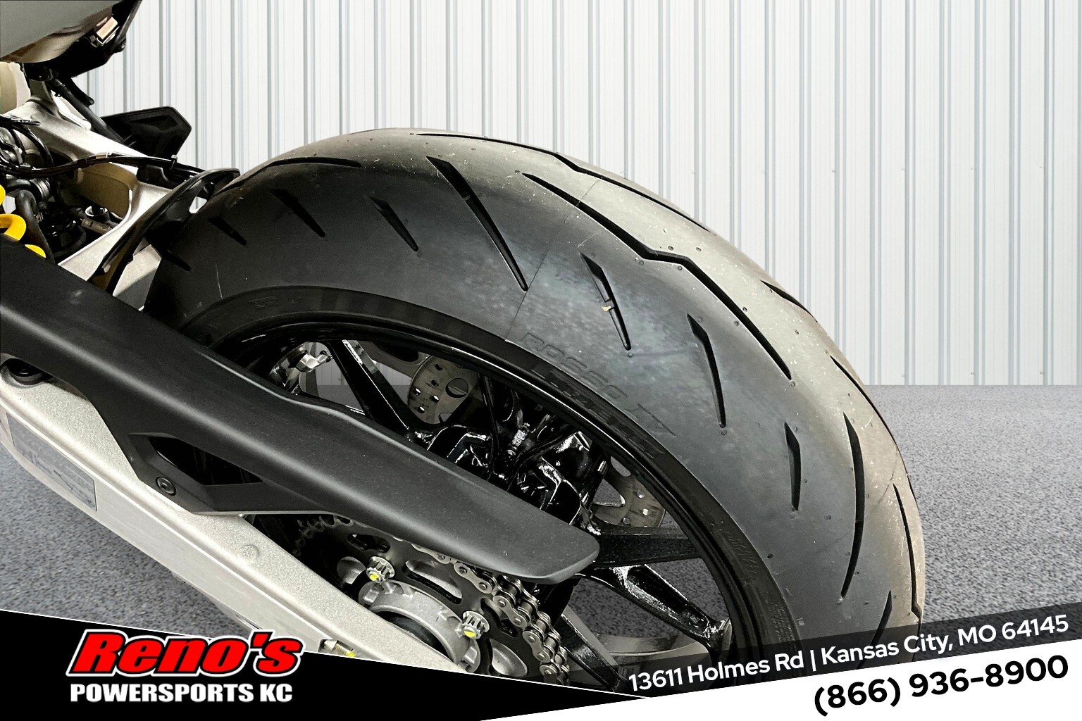 2024 Ducati Hypermotard 698 - Photo 16
