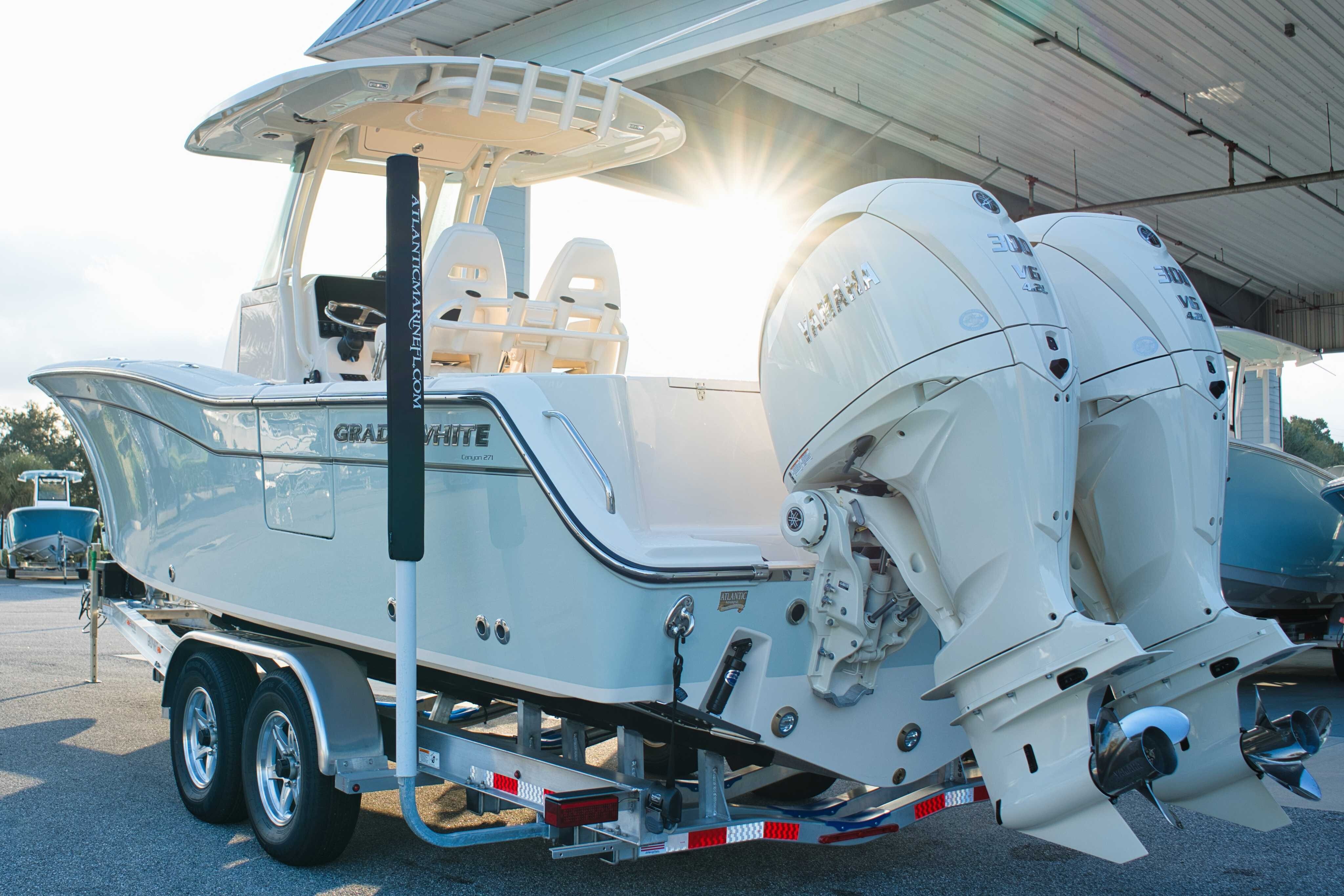 2026 Grady-White Canyon 271