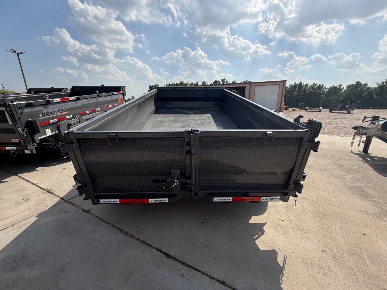 2027 Horizon photo 3