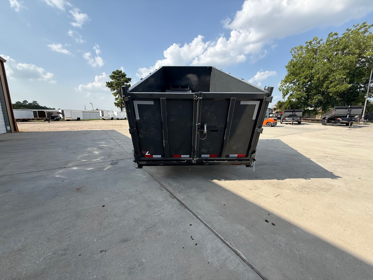 2027 Lamar DT831627 photo 3
