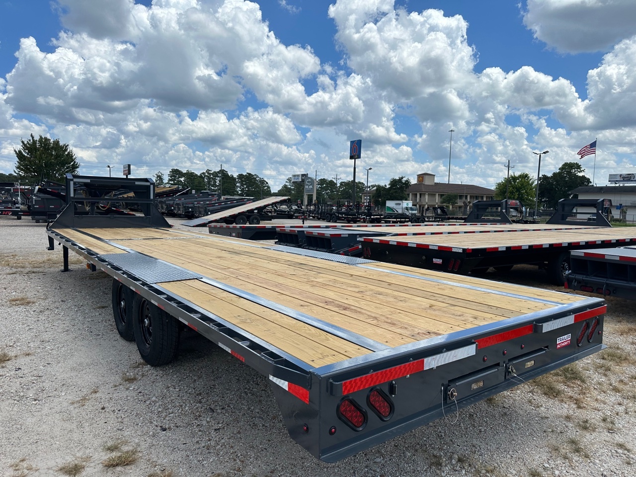 2027 Lamar FS023027 photo 2