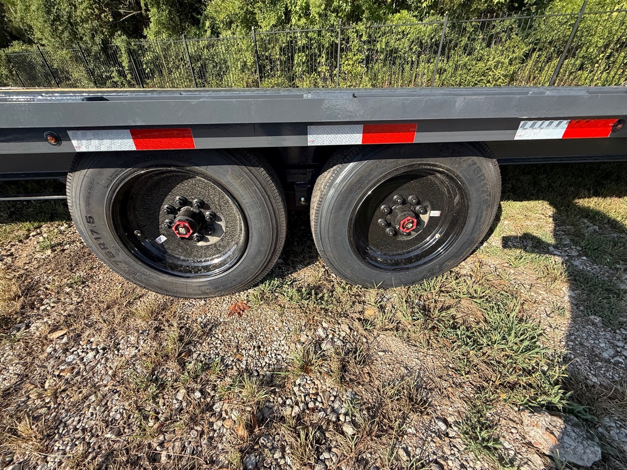 2027 Lamar FS024028 photo 2
