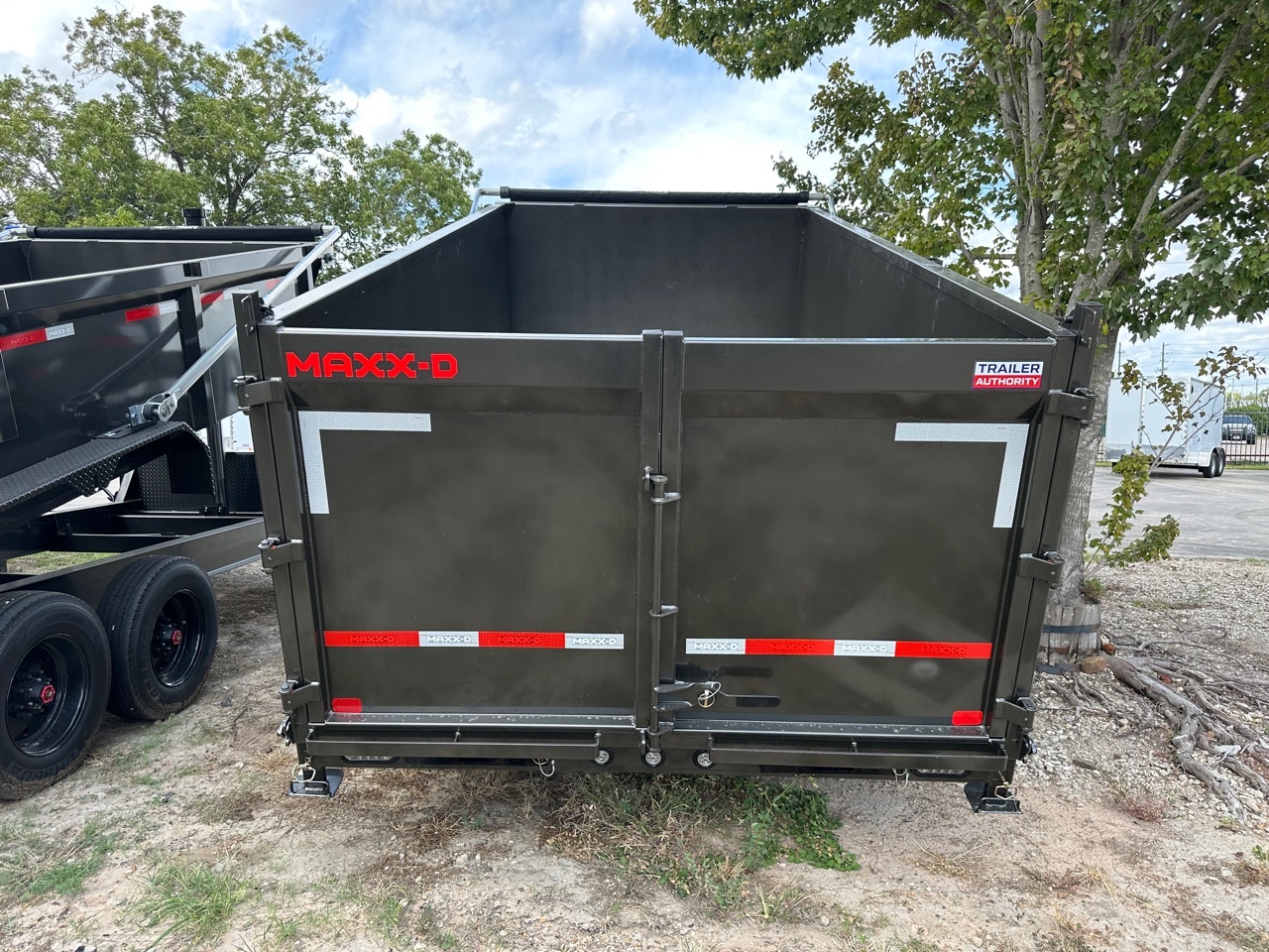 2027 MAXXD DTX8314G photo 2