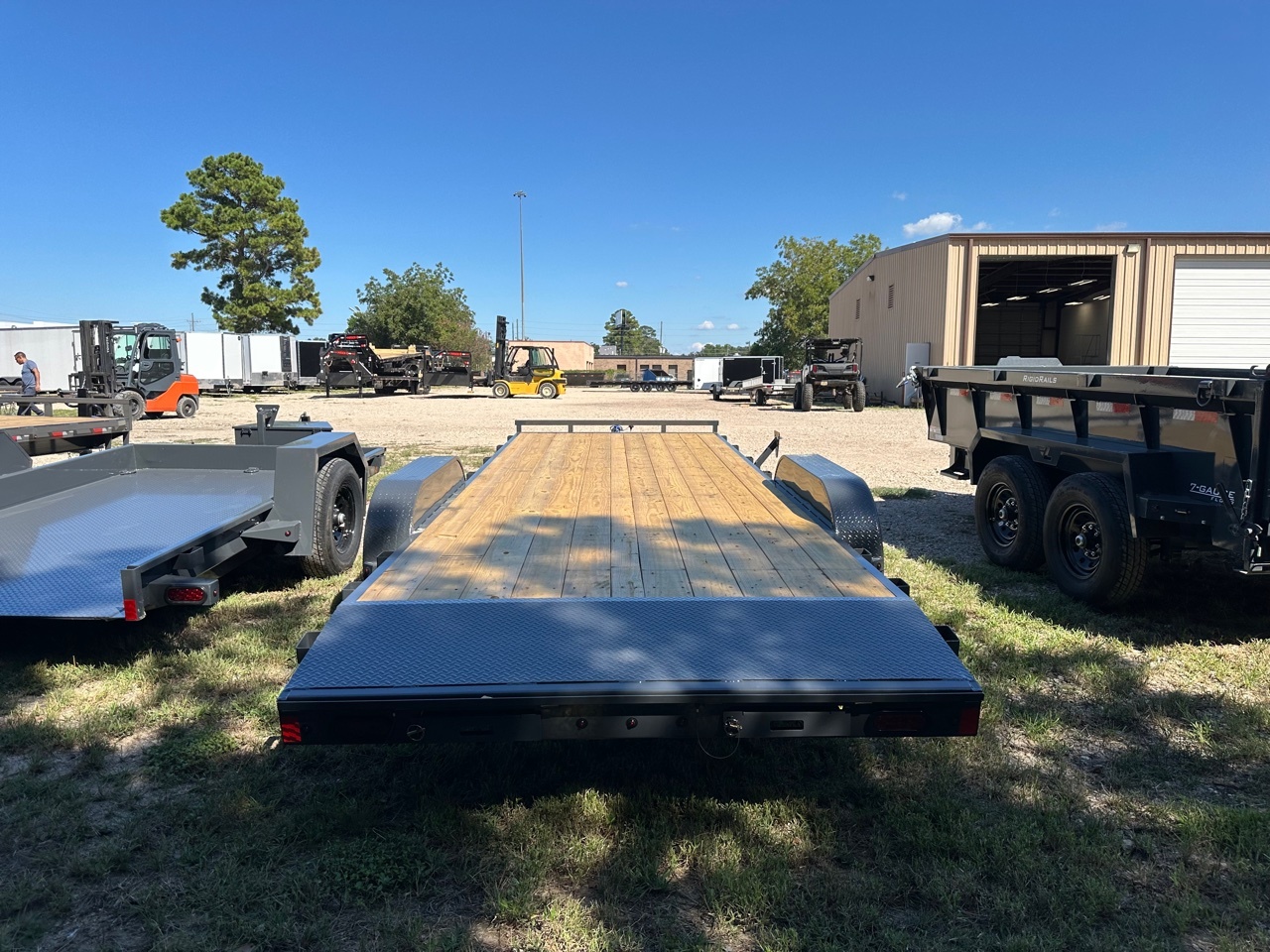 2027 Lamar CE832223 photo 2
