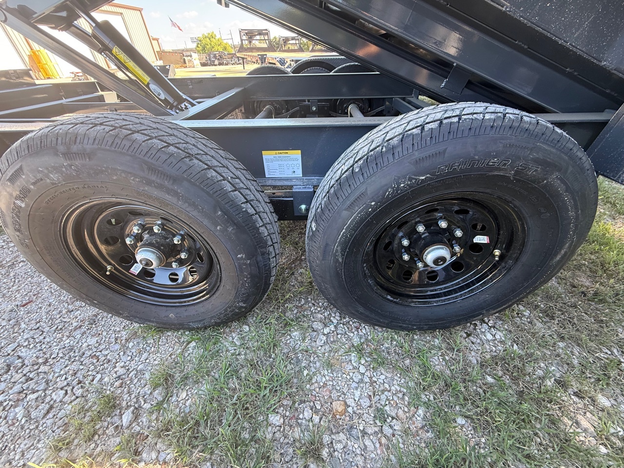 2027 Lamar DL831227 photo 2