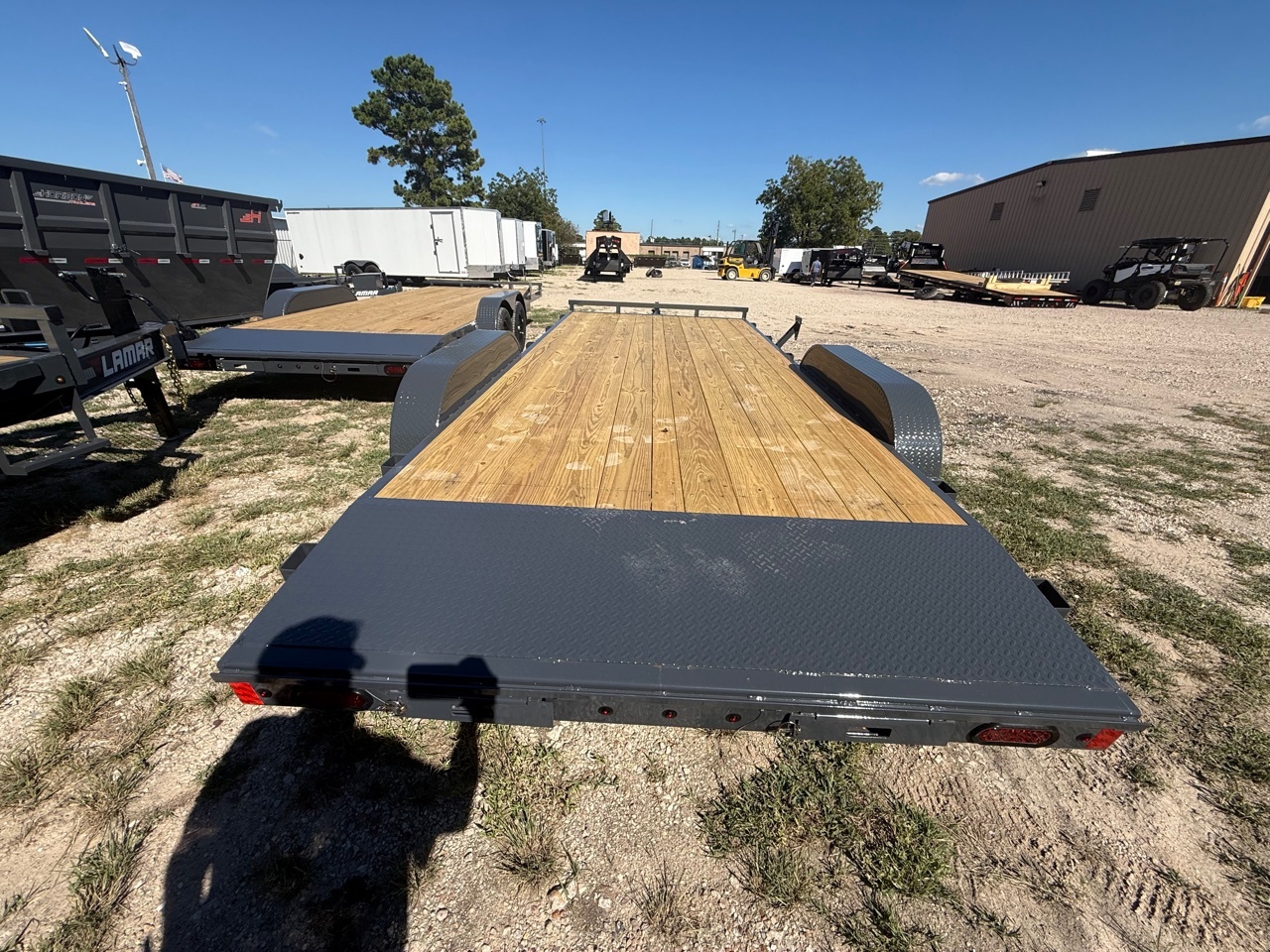 2027 Lamar CE831823 photo 3