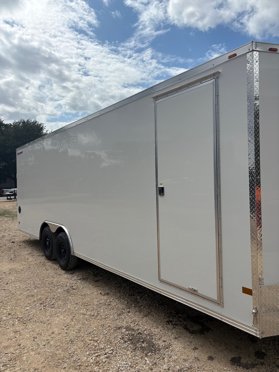2027 Wells Cargo FT8524T3-D photo 3