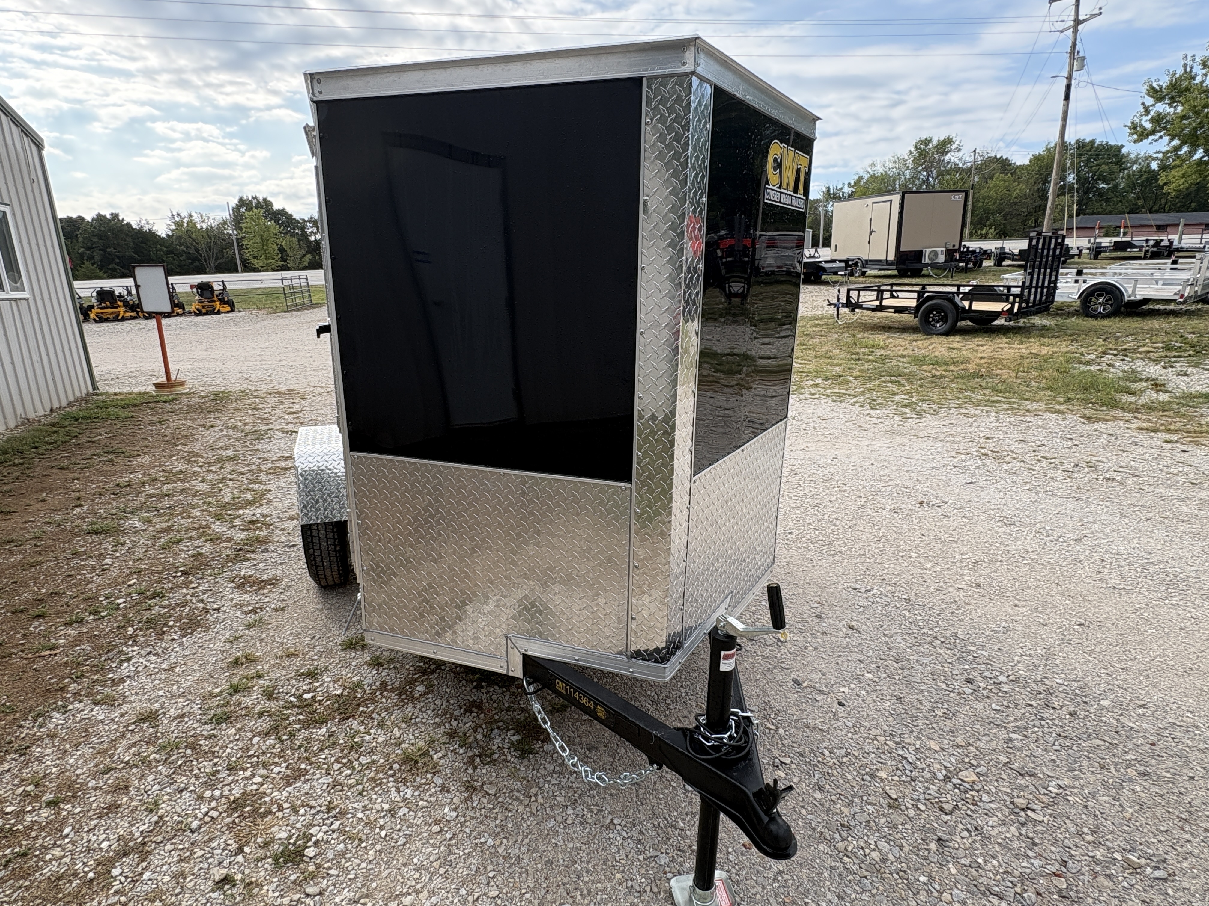 2027 Covered Wagon photo 2