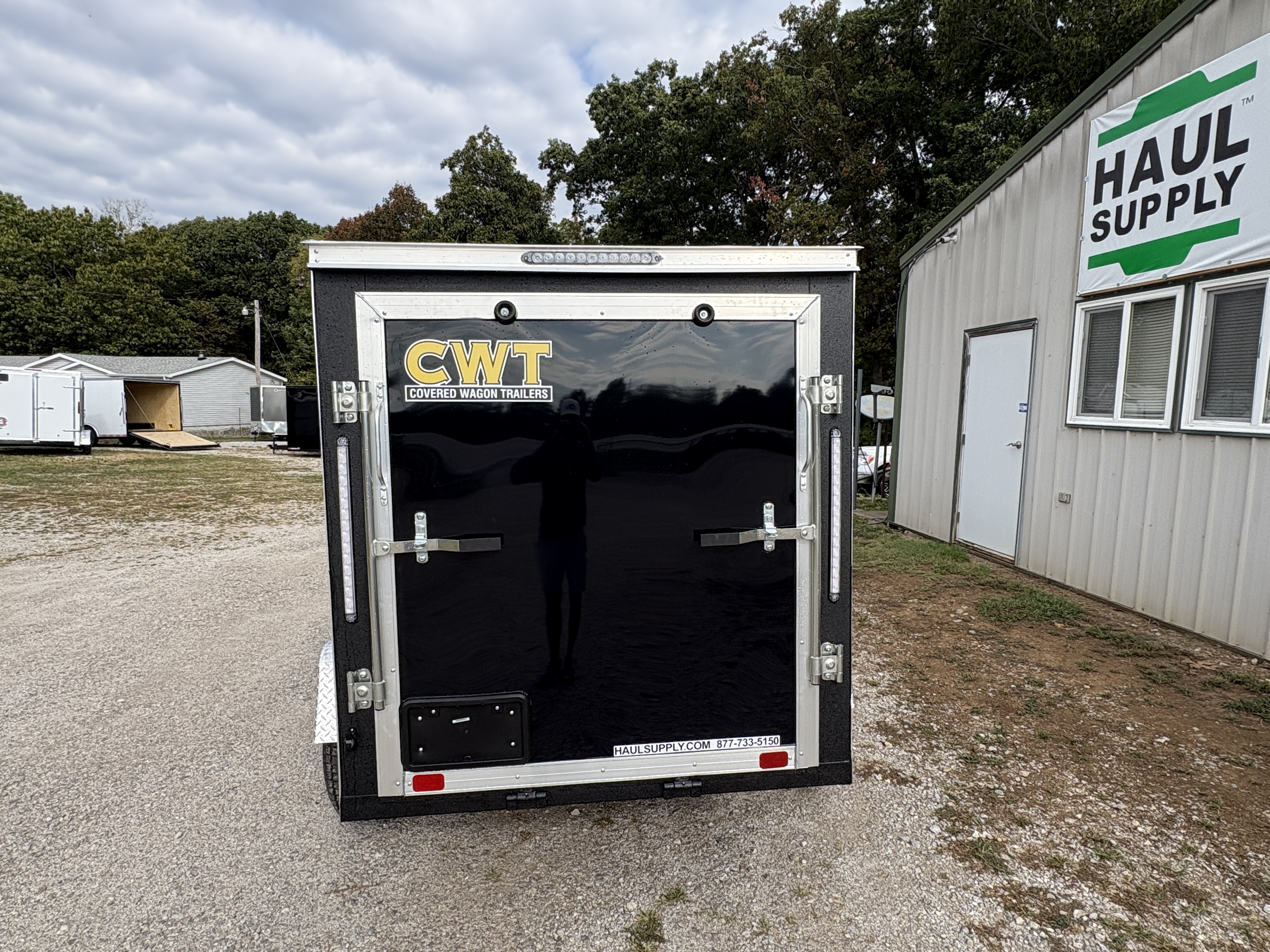 2027 Covered Wagon photo 3