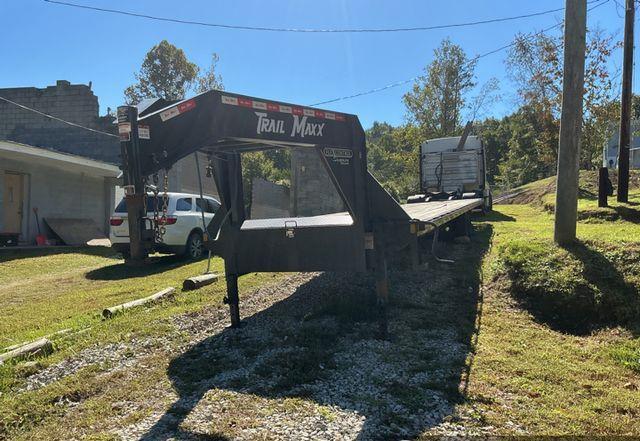 2025 Gooseneck Trailer photo 2