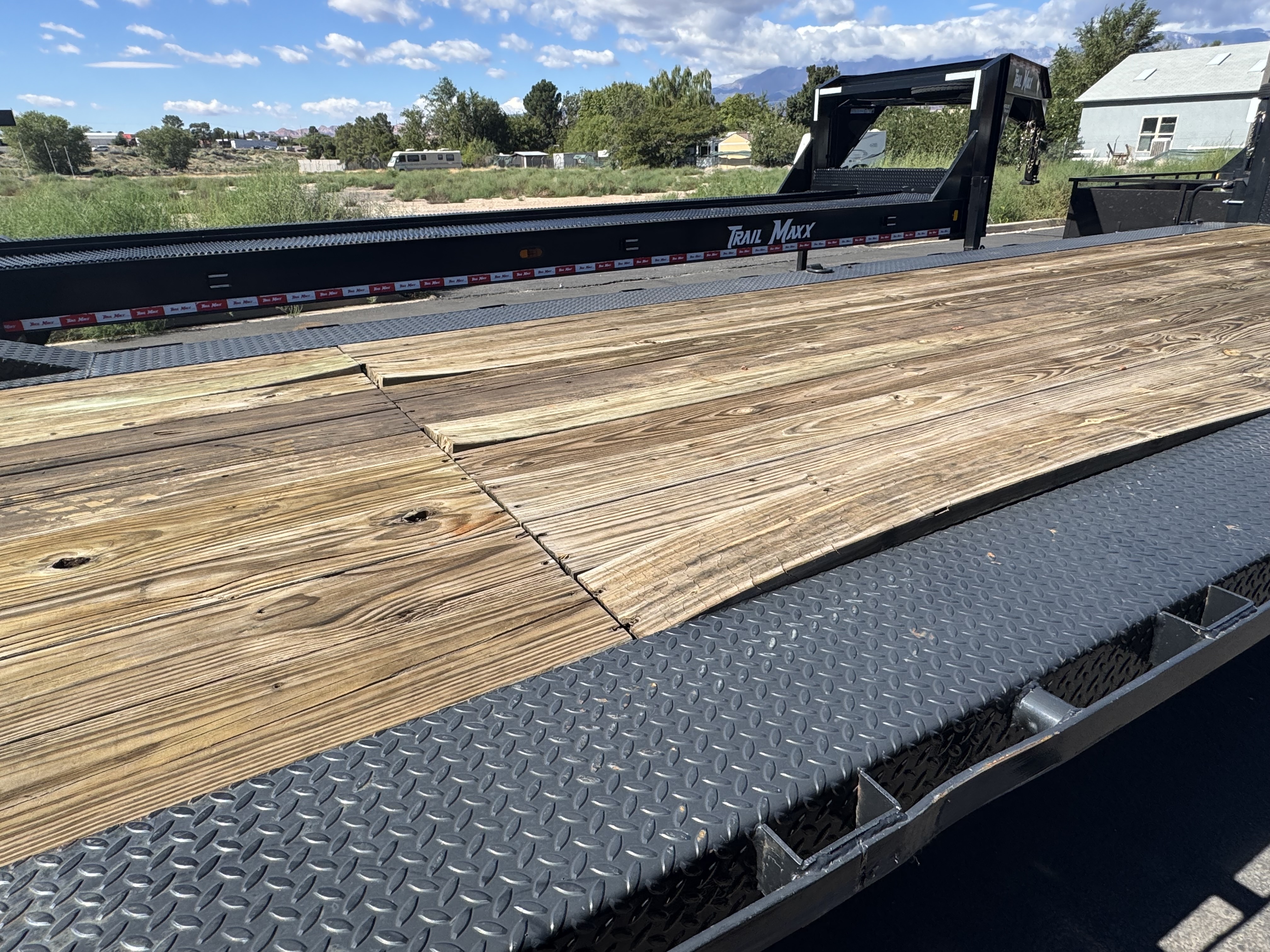 2025 Gooseneck Trailer photo 2