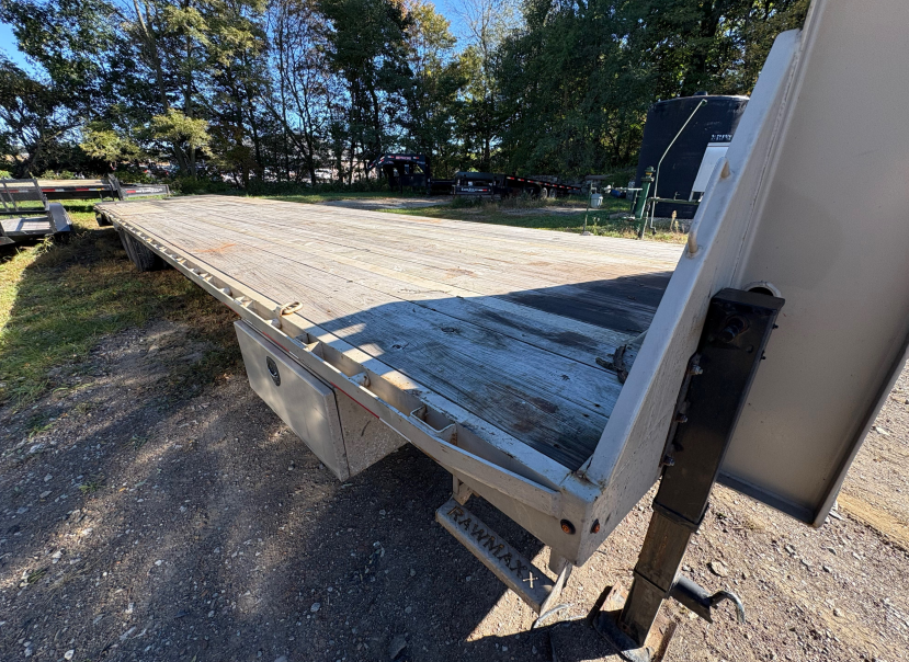 2024 Gooseneck Trailer photo 2