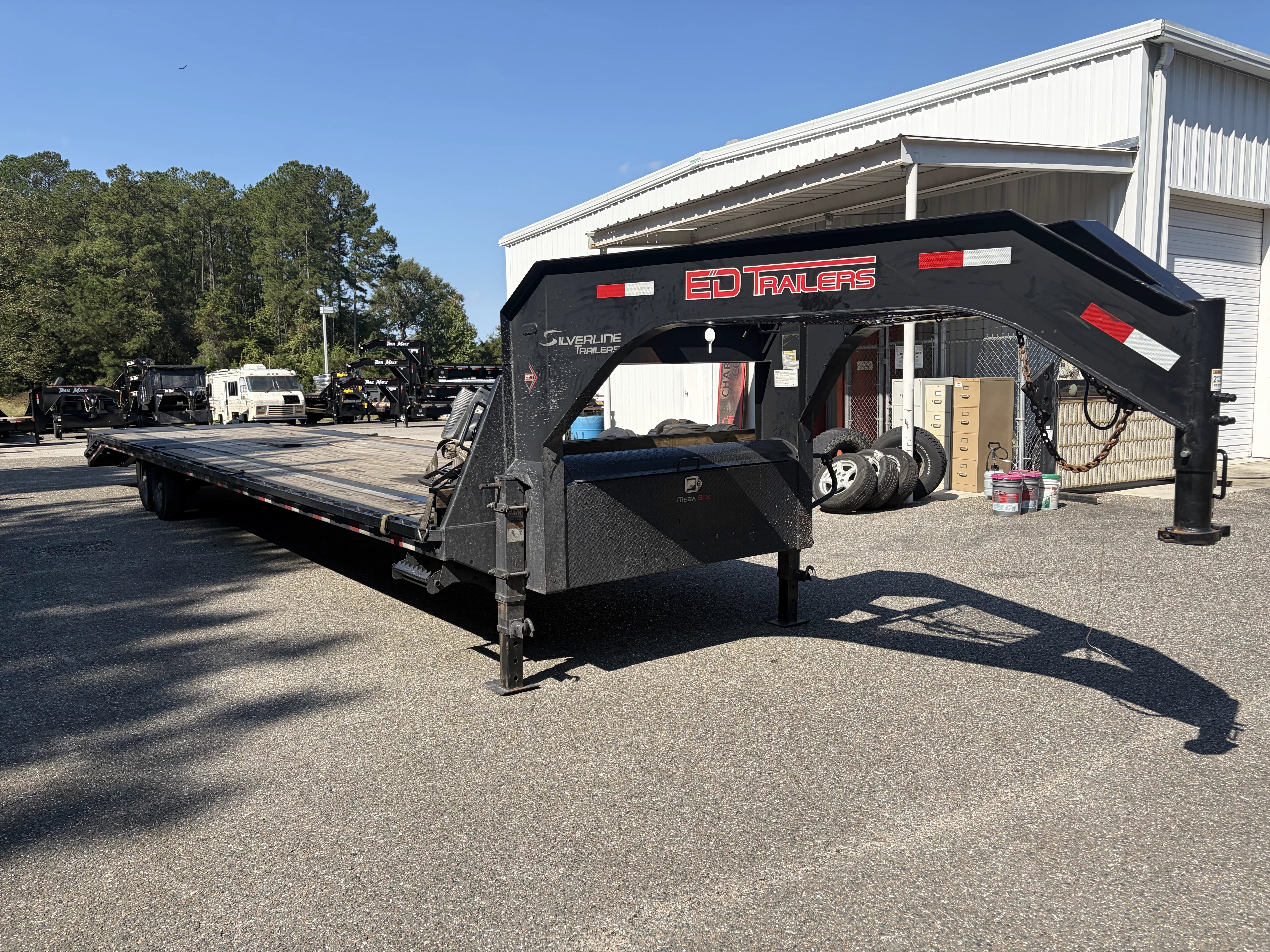 2026 Gooseneck Trailer photo 3