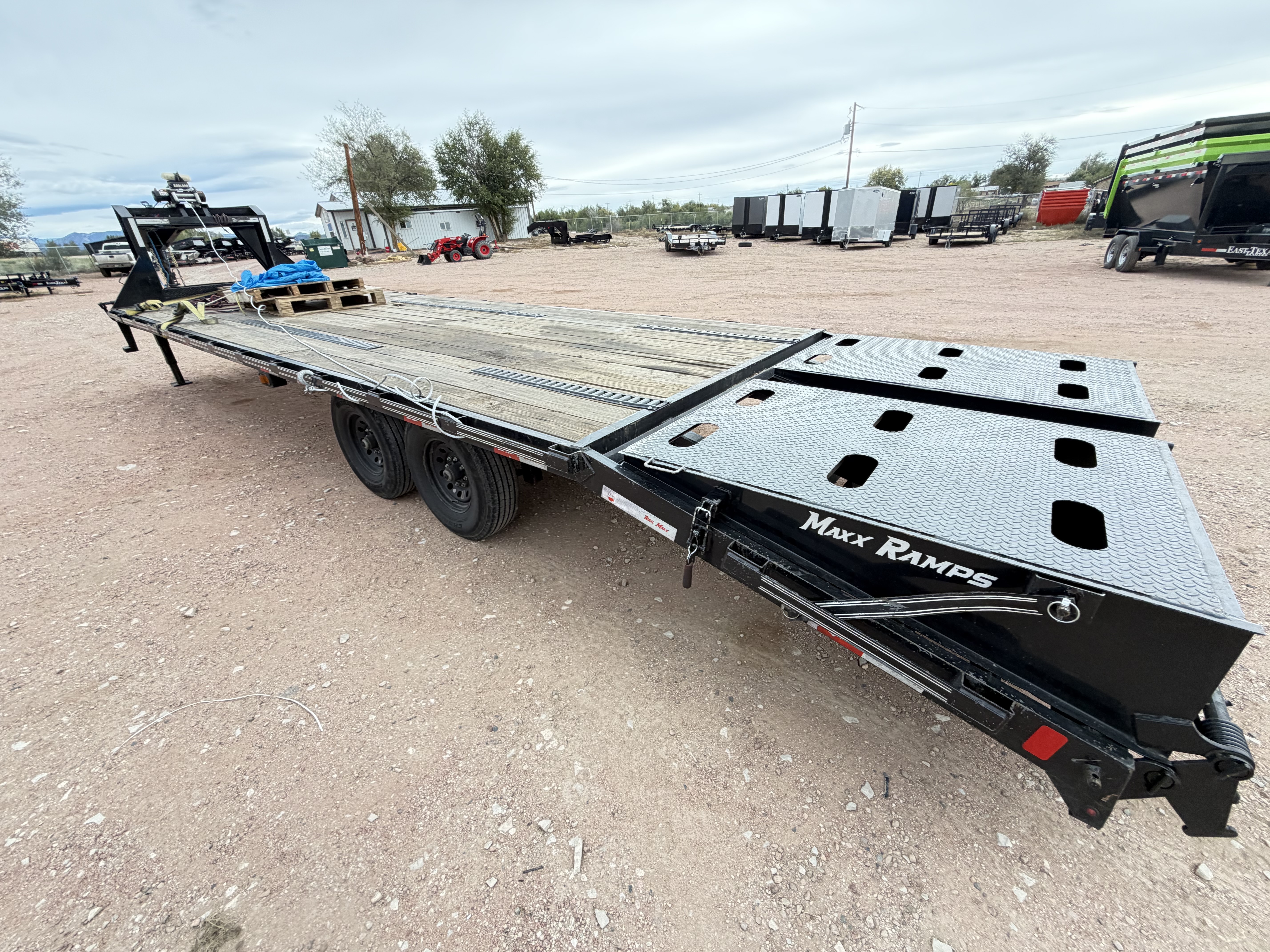 2025 Gooseneck Trailer photo 3