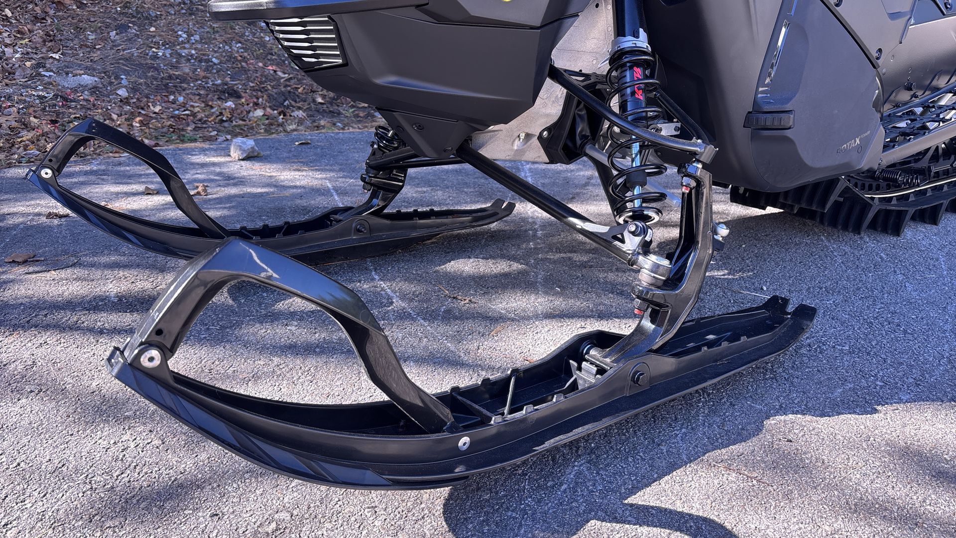 2025 Ski-Doo SUMMIT ADR EDGE 154 850 E-TEC PowderMax X-Light FlexEdge 3.0" SHOT - Photo 11