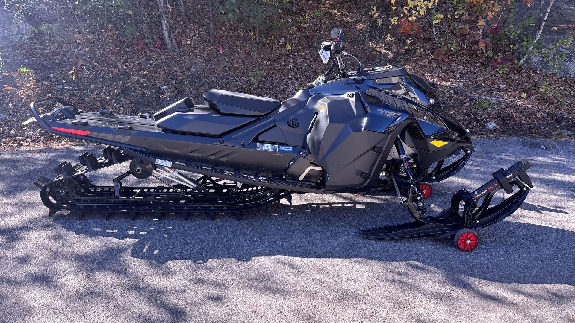 2025 Ski-Doo SUMMIT ADR EDGE 154 850 E-TEC PowderMax X-Light FlexEdge 3.0" SHOT - Photo 10