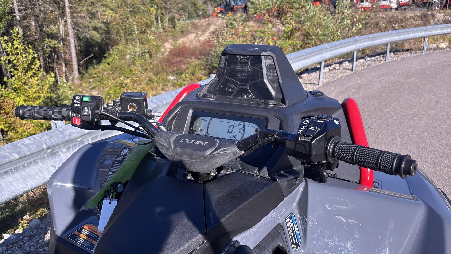 2025 Can-Am OUTLANDER XMR 850 - Photo 13