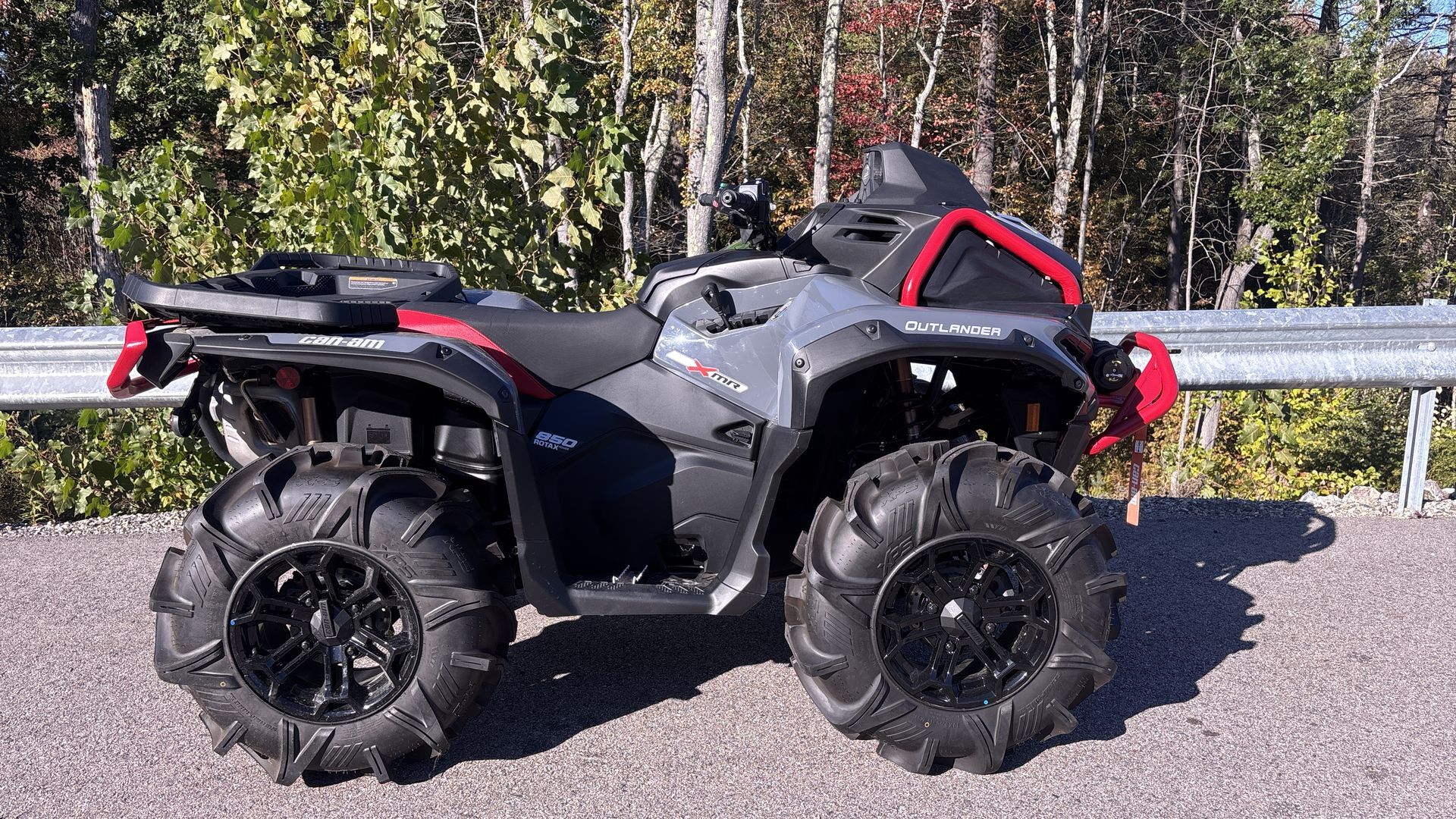 2025 Can-Am OUTLANDER XMR 850 - Photo 9