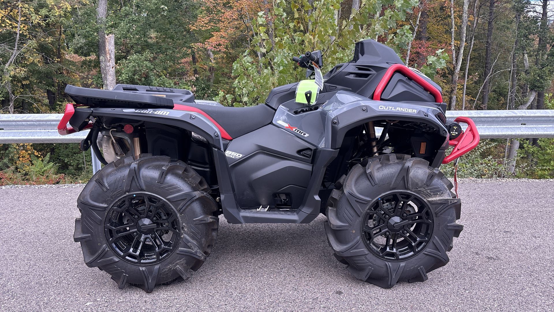 2025 Can-Am OUTLANDER XMR 850 - Photo 9