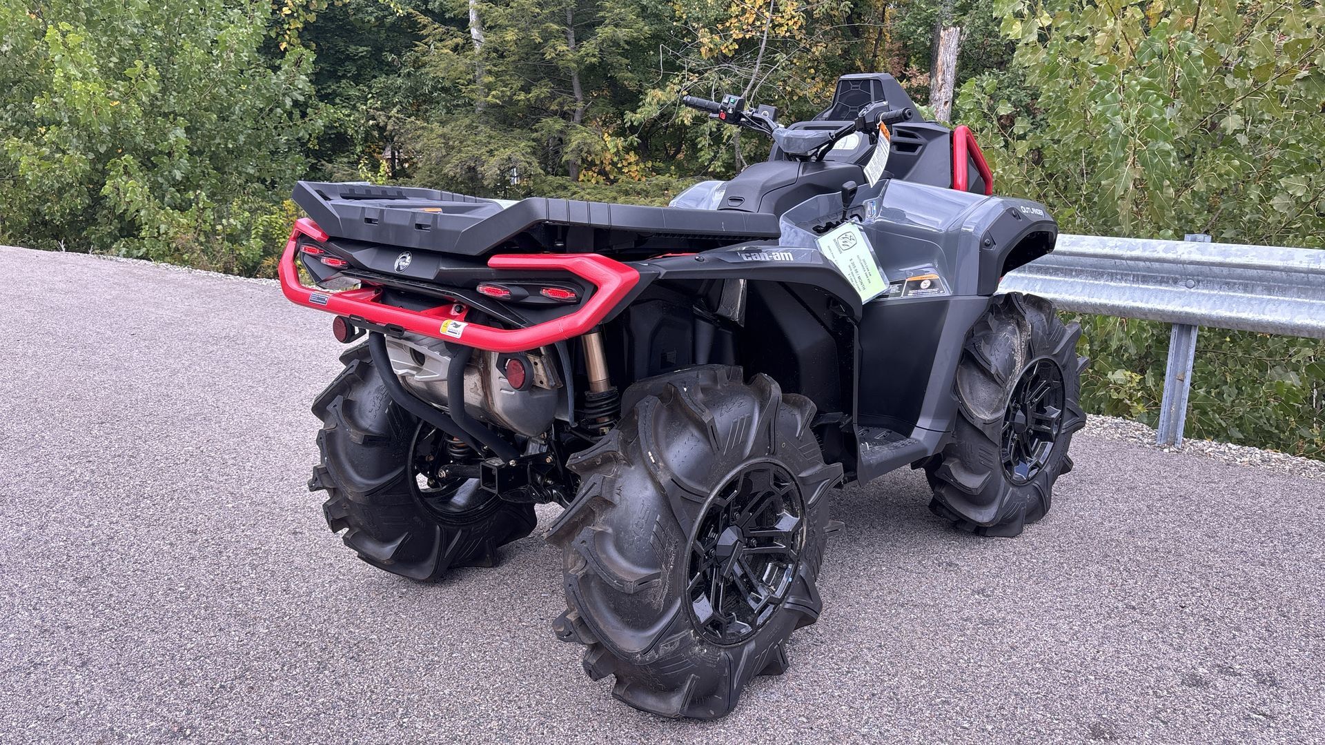 2025 Can-Am OUTLANDER XMR 850 - Photo 8