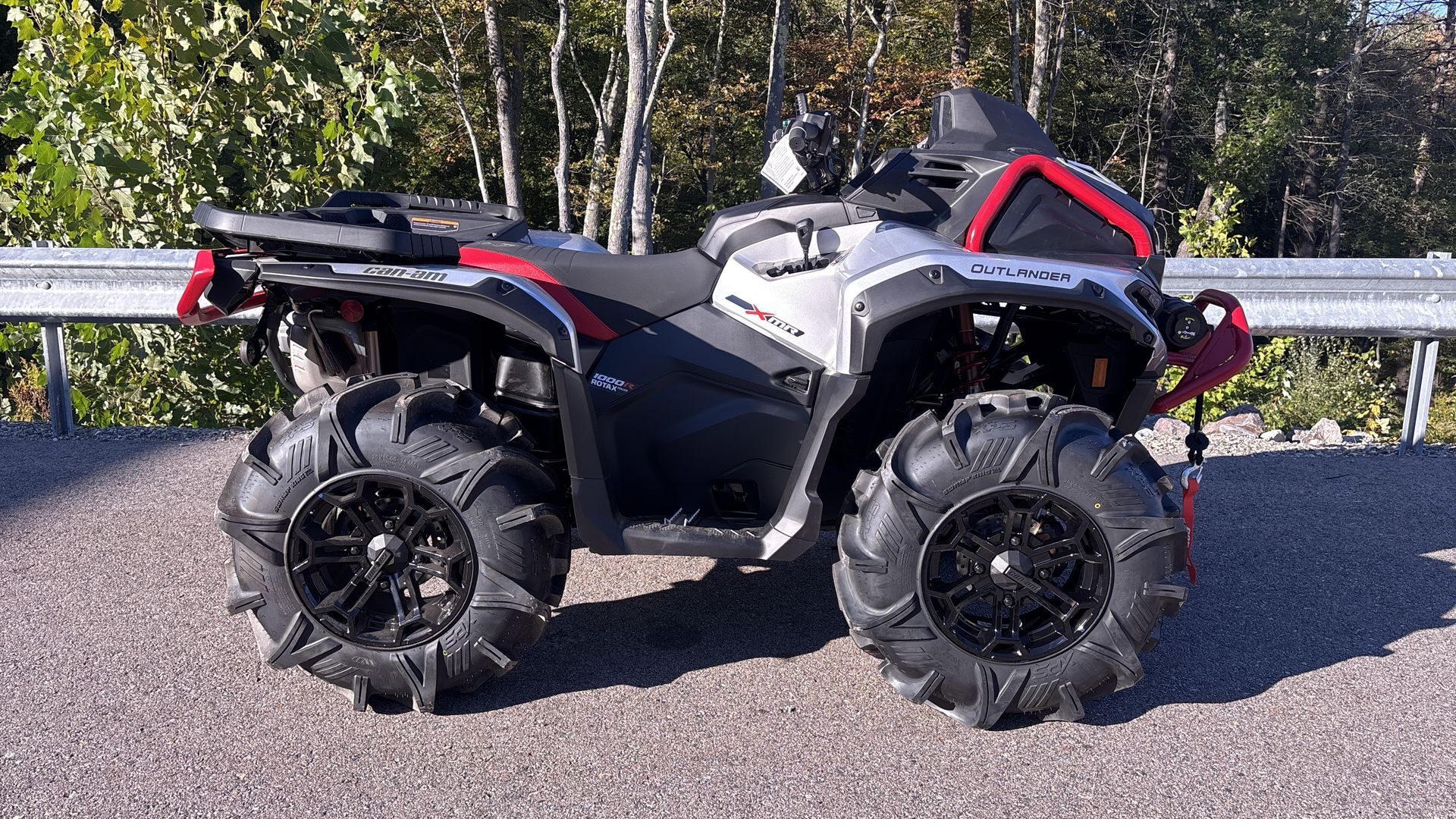2025 Can-Am OUTLANDER XMR 1000R - Photo 10