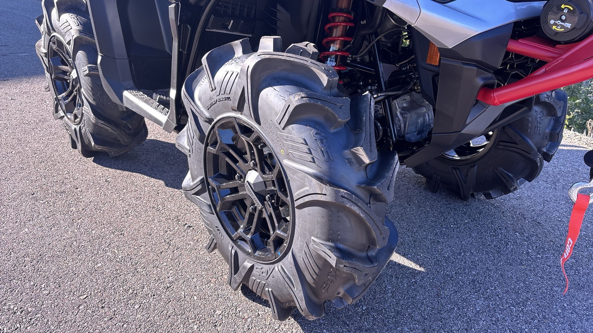 2025 Can-Am OUTLANDER XMR 1000R - Photo 11