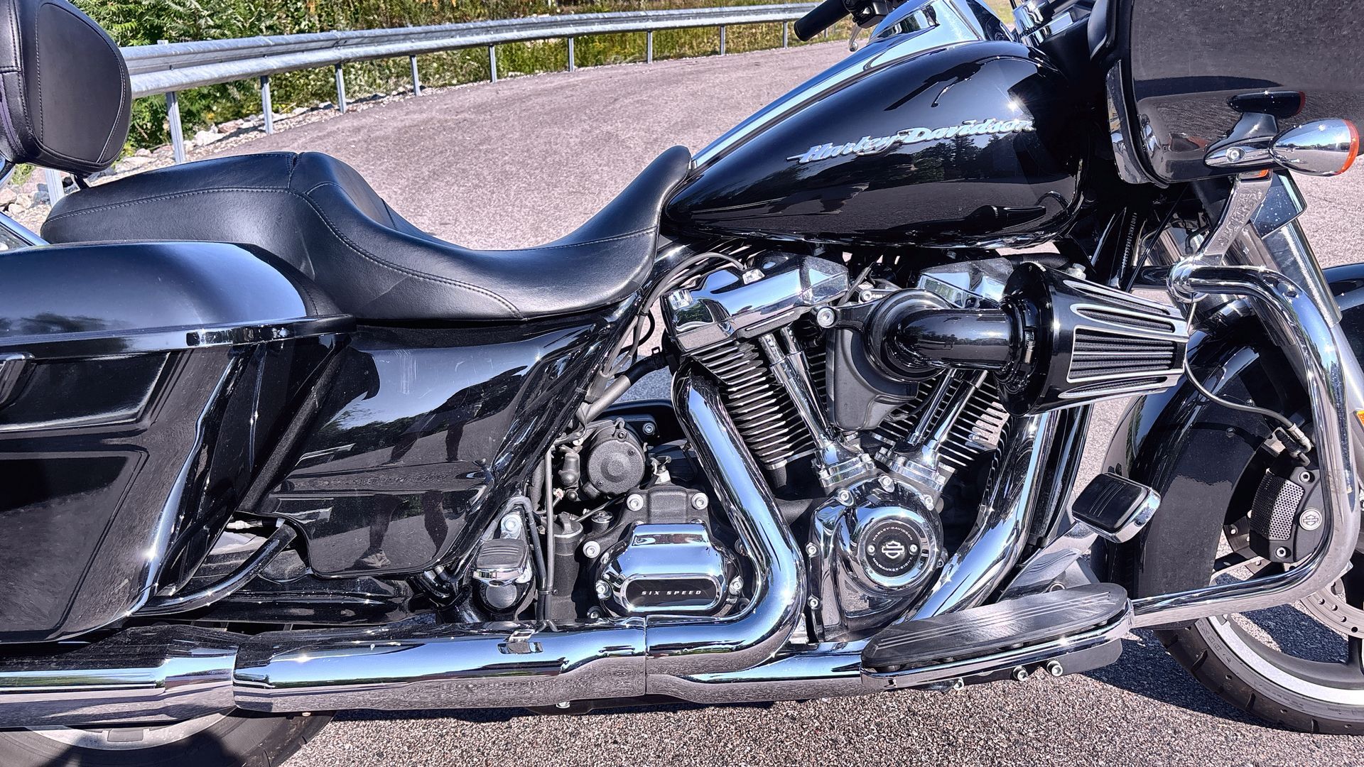 2019 Harley-Davidson® FLTRX - Photo 18
