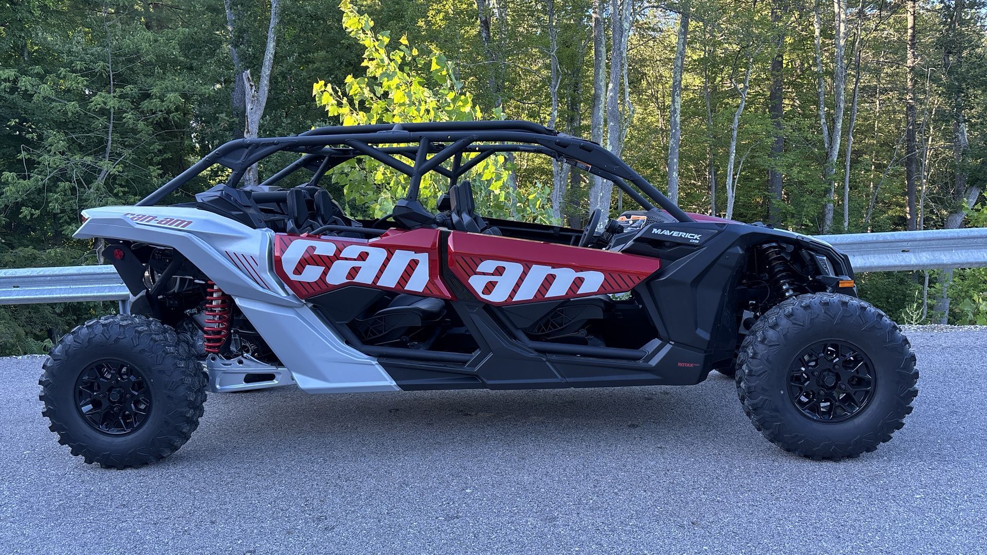 2025 Can-Am MAVERICK X3 MAX X DS 64" TURBO RR - Photo 10