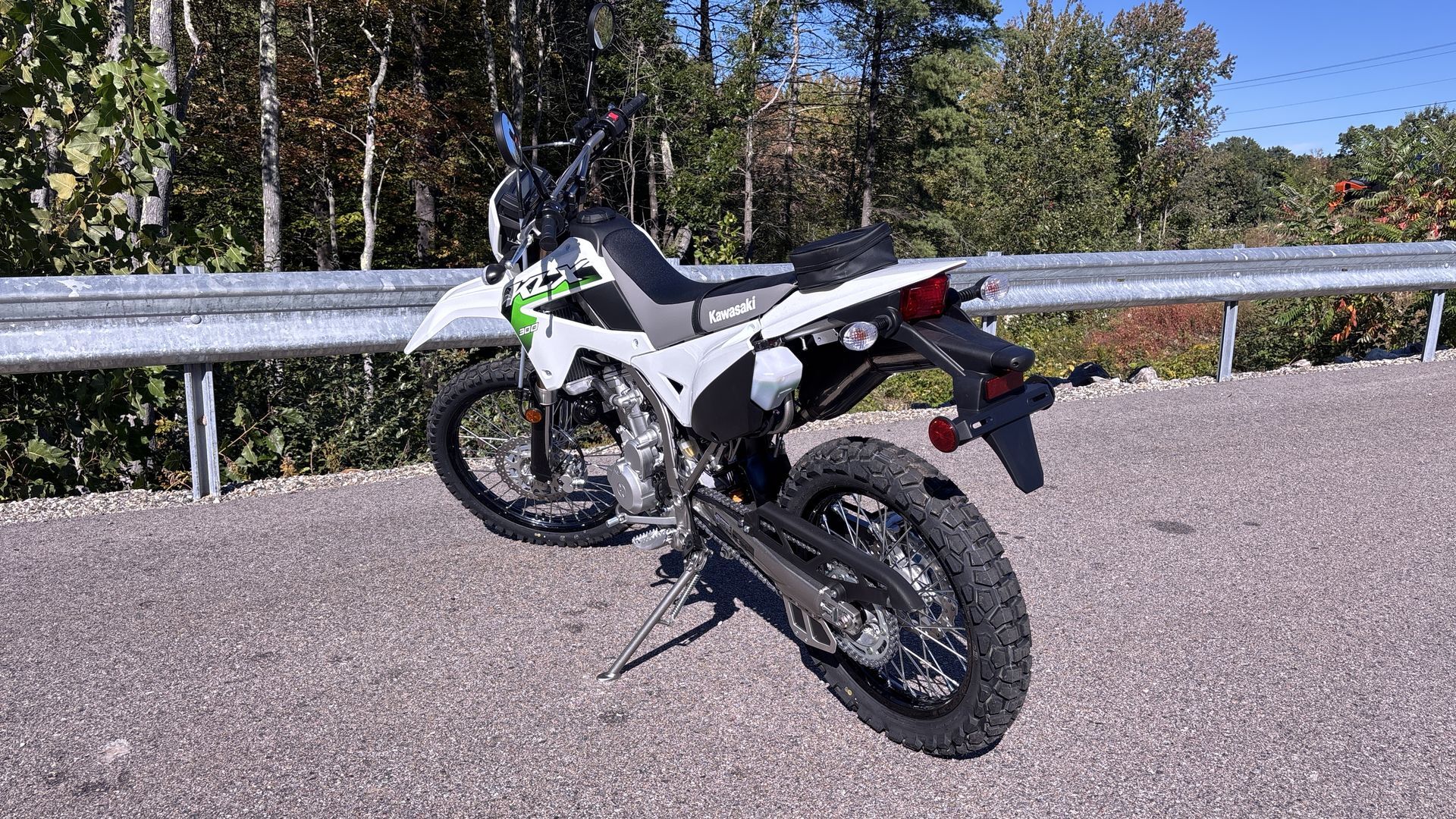 2026 Kawasaki KLX 300 - Photo 8