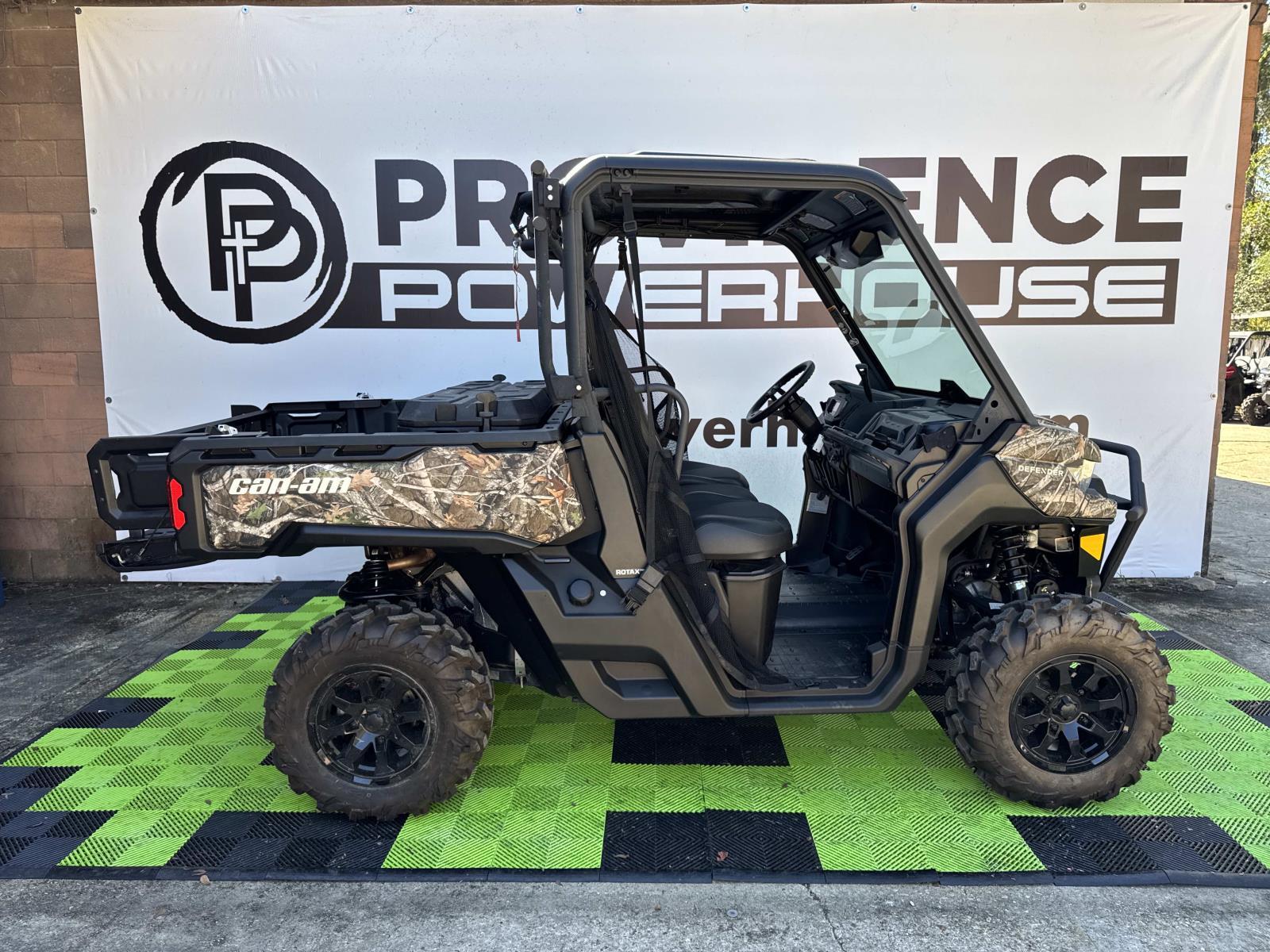 2025 Can-Am Defender XT HD10