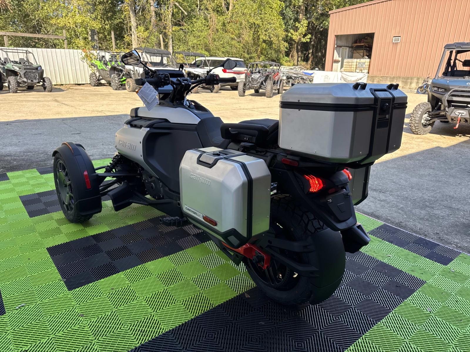 2025 Can-Am CANYON XT - Photo 4