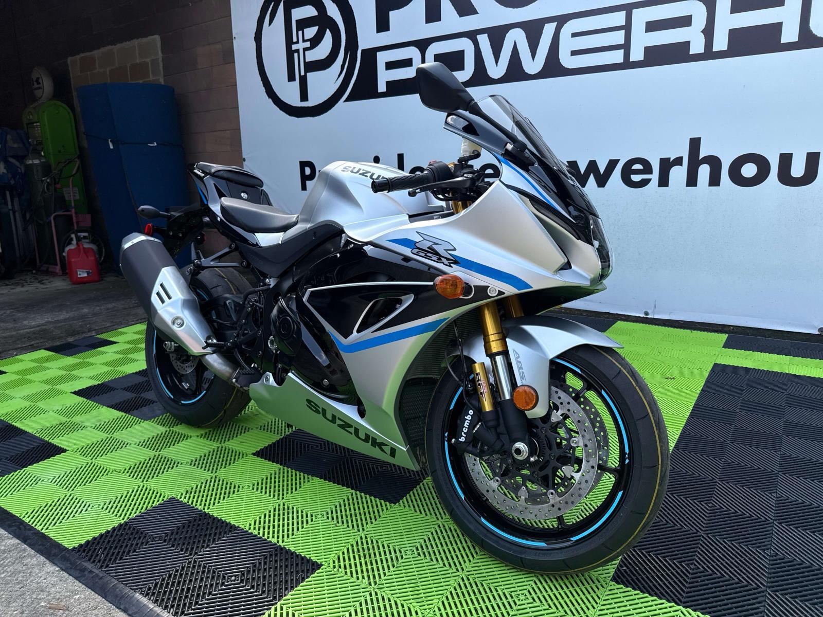 2025 Suzuki GSX-R 1000R - Photo 3