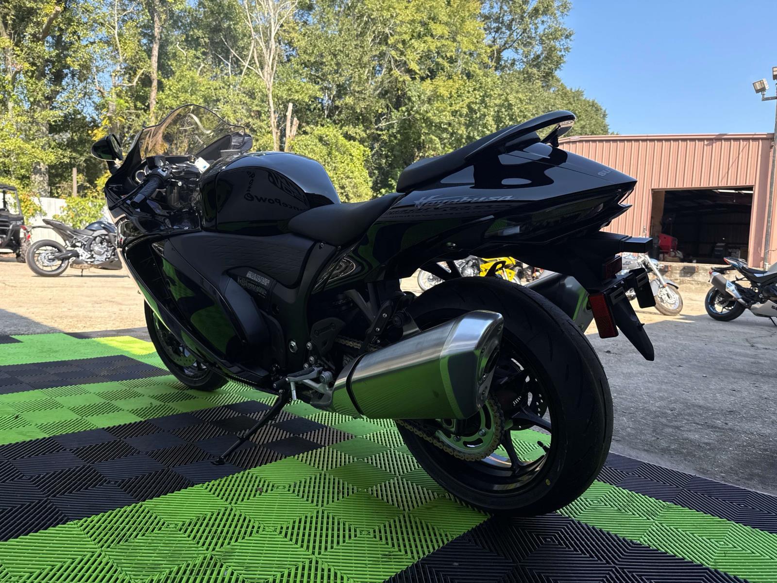 2025 Suzuki Hayabusa 1340 - Photo 4