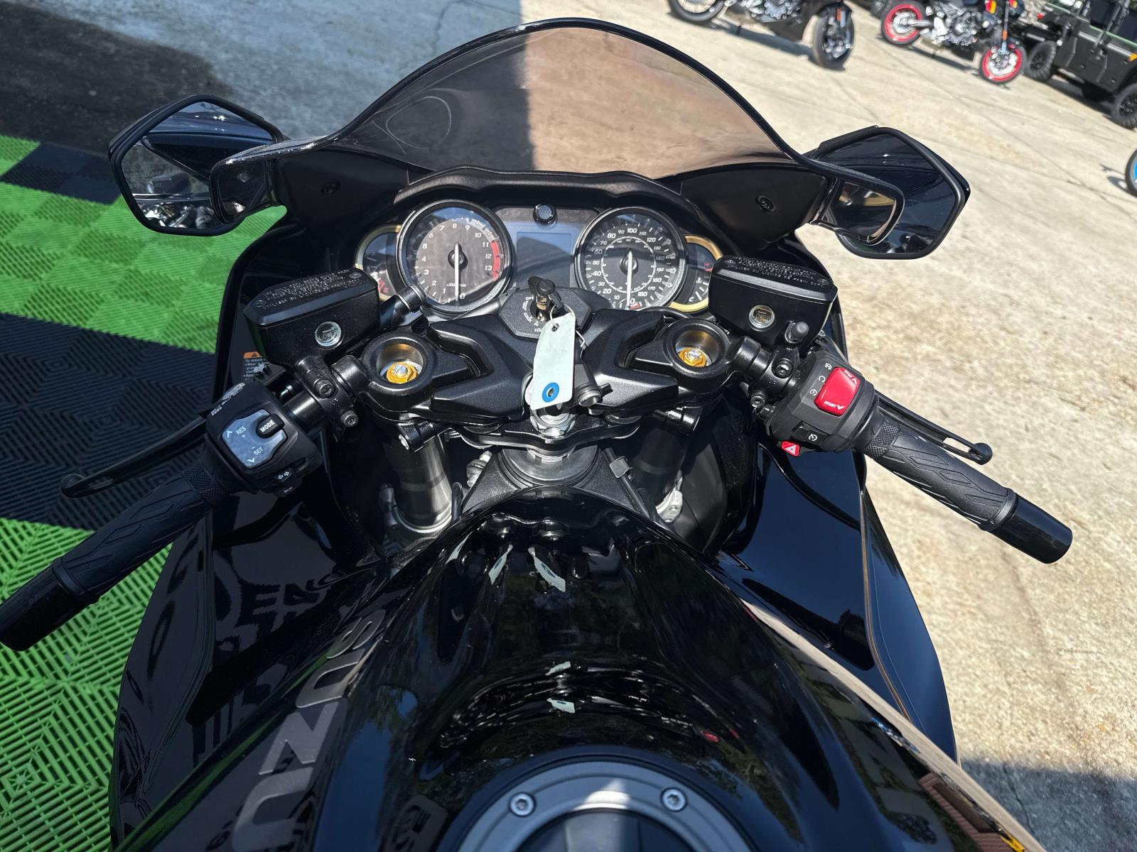 2025 Suzuki Hayabusa 1340 - Photo 6