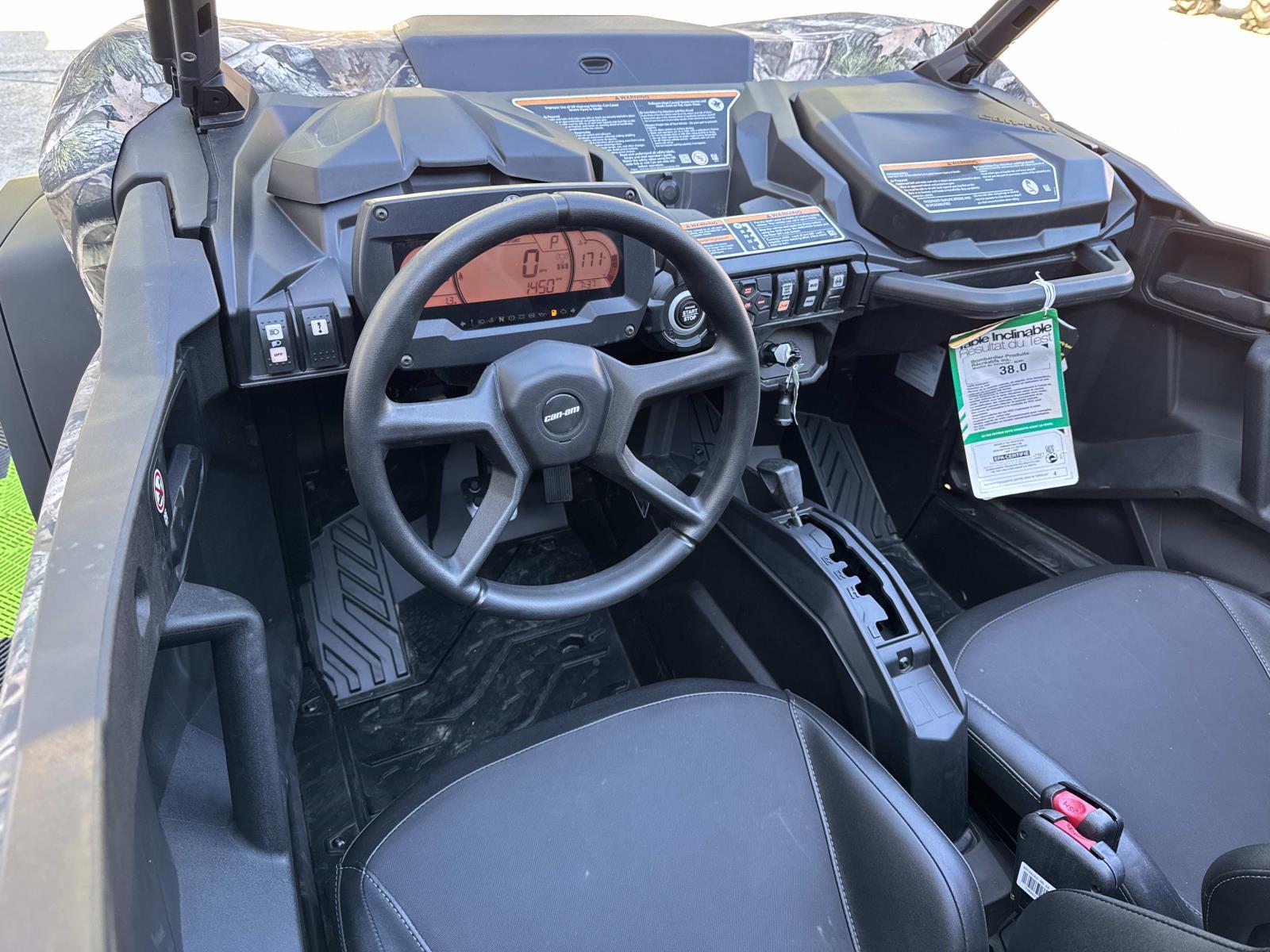2024 Can-Am COMMANDER MAX XMR 64 1000R - Photo 6